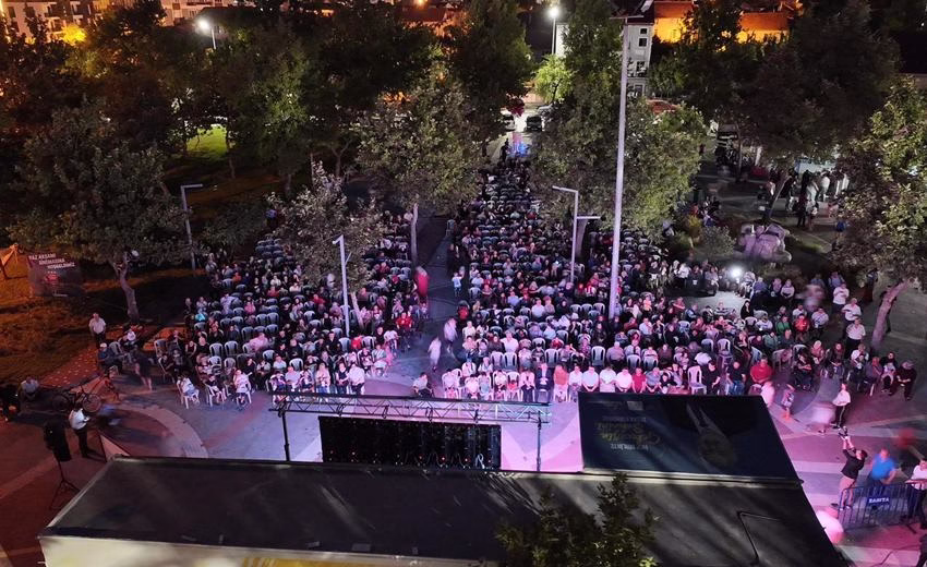Isparta Belediyesi’nin Yaz Akşamları Sinema etkinlikleri devam ediyor. Sinema etkinliği